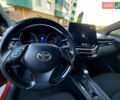 Красный Тойота C-HR, объемом двигателя 1.2 л и пробегом 159 тыс. км за 18800 $, фото 16 на Automoto.ua