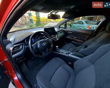 Красный Тойота C-HR, объемом двигателя 1.2 л и пробегом 159 тыс. км за 18800 $, фото 13 на Automoto.ua