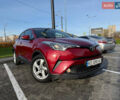 Красный Тойота C-HR, объемом двигателя 1.2 л и пробегом 88 тыс. км за 20200 $, фото 1 на Automoto.ua