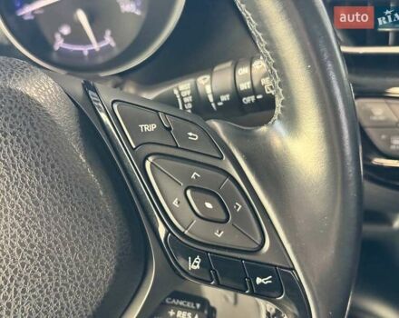 Красный Тойота C-HR, объемом двигателя 1.99 л и пробегом 59 тыс. км за 16500 $, фото 24 на Automoto.ua