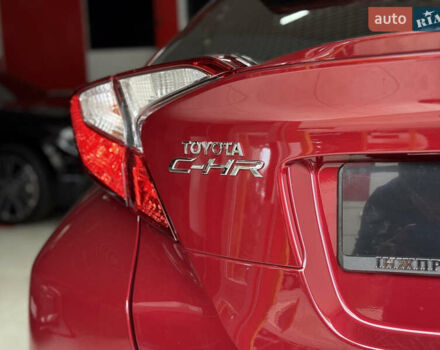 Красный Тойота C-HR, объемом двигателя 1.2 л и пробегом 70 тыс. км за 17000 $, фото 7 на Automoto.ua
