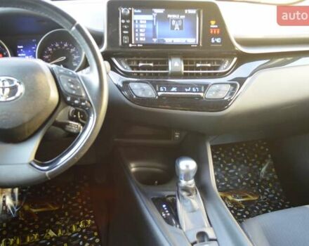 Тойота C-HR 2017 в Одессе на Automoto.ua Красный Тойота C-HR, объемом двигателя 1.99 л и пробегом 99 тыс. км за 15500 $, фото 29 на Automoto.ua