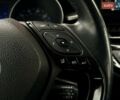 Красный Тойота C-HR, объемом двигателя 1.99 л и пробегом 99 тыс. км за 16999 $, фото 21 на Automoto.ua