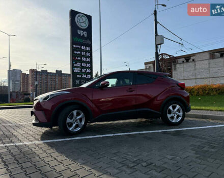 Красный Тойота C-HR, объемом двигателя 1.2 л и пробегом 88 тыс. км за 20200 $, фото 5 на Automoto.ua