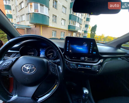 Красный Тойота C-HR, объемом двигателя 1.2 л и пробегом 159 тыс. км за 18800 $, фото 30 на Automoto.ua
