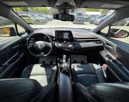 Червоний Тойота C-HR, об'ємом двигуна 2 л та пробігом 57 тис. км за 9000 $, фото 6 на Automoto.ua