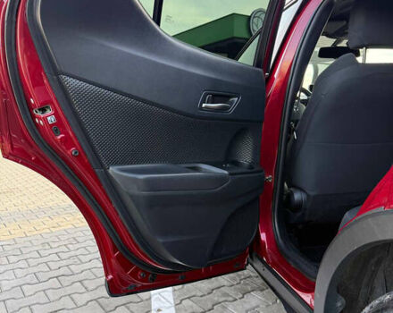 Красный Тойота C-HR, объемом двигателя 1.2 л и пробегом 88 тыс. км за 20200 $, фото 14 на Automoto.ua