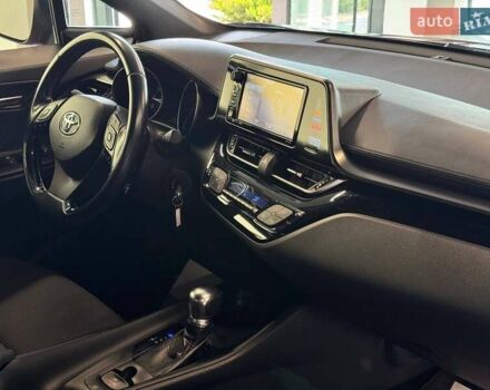 Красный Тойота C-HR, объемом двигателя 1.99 л и пробегом 59 тыс. км за 16500 $, фото 29 на Automoto.ua