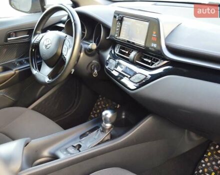 Тойота C-HR 2017 в Одессе на Automoto.ua Красный Тойота C-HR, объемом двигателя 1.99 л и пробегом 99 тыс. км за 15500 $, фото 30 на Automoto.ua