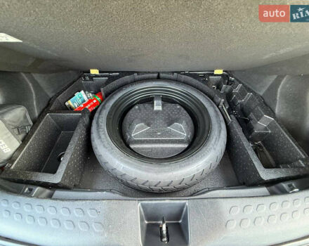 Красный Тойота C-HR, объемом двигателя 1.2 л и пробегом 88 тыс. км за 20200 $, фото 18 на Automoto.ua