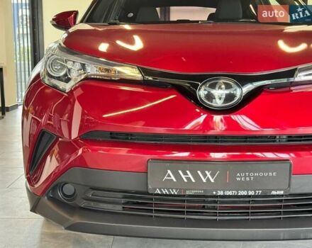 Красный Тойота C-HR, объемом двигателя 1.99 л и пробегом 59 тыс. км за 16500 $, фото 2 на Automoto.ua