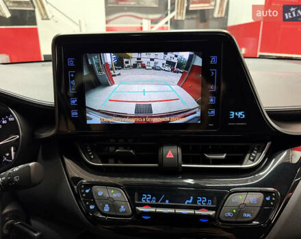 Красный Тойота C-HR, объемом двигателя 1.2 л и пробегом 70 тыс. км за 17000 $, фото 17 на Automoto.ua