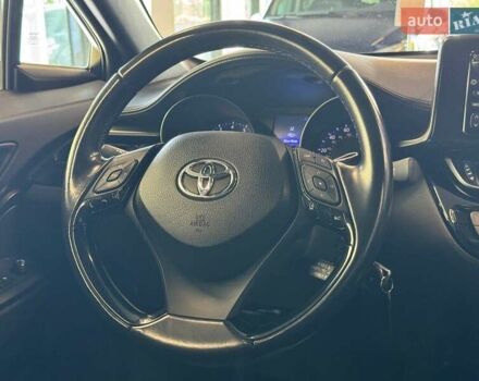 Красный Тойота C-HR, объемом двигателя 1.99 л и пробегом 59 тыс. км за 16500 $, фото 35 на Automoto.ua