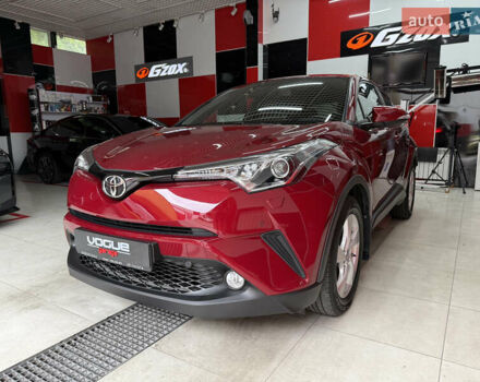 Красный Тойота C-HR, объемом двигателя 1.2 л и пробегом 70 тыс. км за 17000 $, фото 1 на Automoto.ua