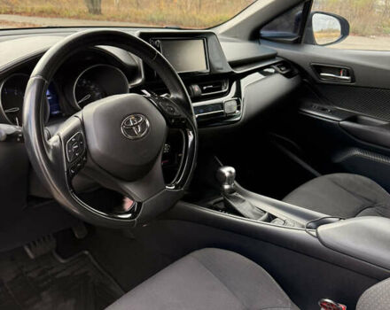 Красный Тойота C-HR, объемом двигателя 1.99 л и пробегом 110 тыс. км за 19200 $, фото 11 на Automoto.ua
