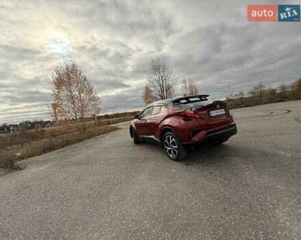 Красный Тойота C-HR, объемом двигателя 1.99 л и пробегом 110 тыс. км за 19200 $, фото 4 на Automoto.ua