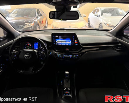 Червоний Тойота C-HR, об'ємом двигуна 1.8 л та пробігом 133 тис. км за 19500 $, фото 11 на Automoto.ua