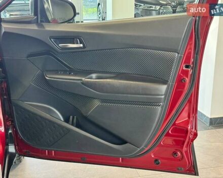 Красный Тойота C-HR, объемом двигателя 1.99 л и пробегом 59 тыс. км за 16500 $, фото 28 на Automoto.ua