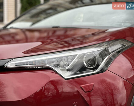 Красный Тойота C-HR, объемом двигателя 1.99 л и пробегом 46 тыс. км за 21500 $, фото 13 на Automoto.ua