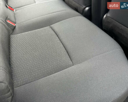 Красный Тойота C-HR, объемом двигателя 1.99 л и пробегом 46 тыс. км за 21500 $, фото 131 на Automoto.ua