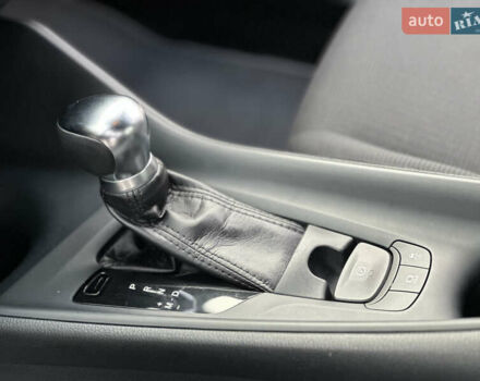 Красный Тойота C-HR, объемом двигателя 1.99 л и пробегом 46 тыс. км за 21500 $, фото 89 на Automoto.ua