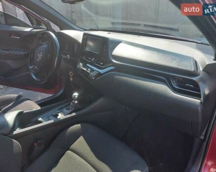 Красный Тойота C-HR, объемом двигателя 2 л и пробегом 77 тыс. км за 19900 $, фото 14 на Automoto.ua