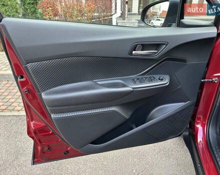 Красный Тойота C-HR, объемом двигателя 1.99 л и пробегом 46 тыс. км за 21500 $, фото 92 на Automoto.ua