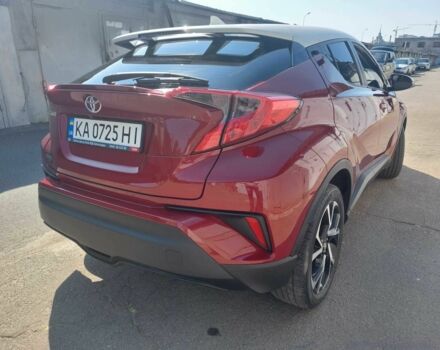 Тойота C-HR 2018 у Києві на Automoto.ua Червоний Тойота C-HR, об'ємом двигуна 2 л та пробігом 77 тис. км за 19900 $, фото 4 на Automoto.ua