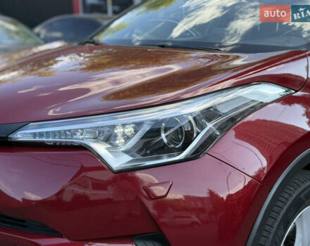 Красный Тойота C-HR, объемом двигателя 1.2 л и пробегом 112 тыс. км за 18800 $, фото 12 на Automoto.ua