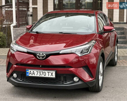 Красный Тойота C-HR, объемом двигателя 1.99 л и пробегом 46 тыс. км за 21500 $, фото 4 на Automoto.ua