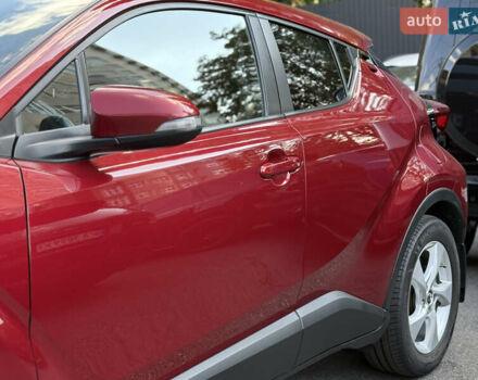 Красный Тойота C-HR, объемом двигателя 1.2 л и пробегом 112 тыс. км за 18800 $, фото 9 на Automoto.ua