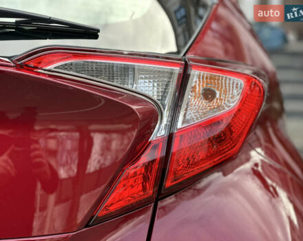 Красный Тойота C-HR, объемом двигателя 1.99 л и пробегом 46 тыс. км за 21500 $, фото 56 на Automoto.ua