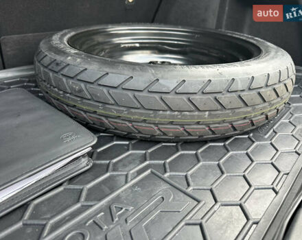 Красный Тойота C-HR, объемом двигателя 1.99 л и пробегом 46 тыс. км за 21500 $, фото 144 на Automoto.ua