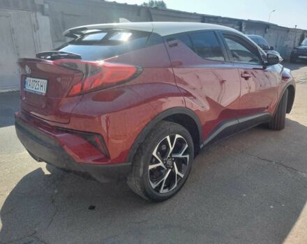 Тойота C-HR 2018 у Києві на Automoto.ua Червоний Тойота C-HR, об'ємом двигуна 2 л та пробігом 77 тис. км за 19900 $, фото 3 на Automoto.ua
