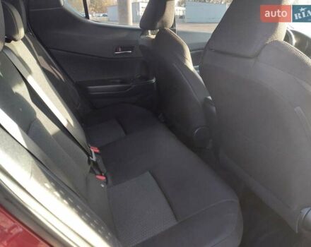 Червоний Тойота C-HR, об'ємом двигуна 1.99 л та пробігом 77 тис. км за 19900 $, фото 18 на Automoto.ua