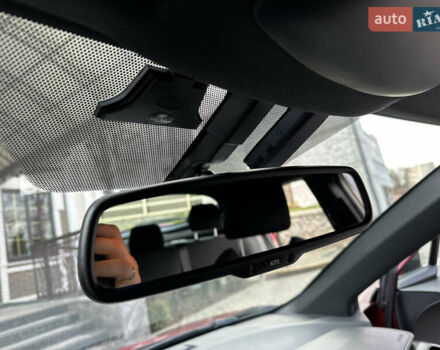 Красный Тойота C-HR, объемом двигателя 1.99 л и пробегом 46 тыс. км за 21500 $, фото 102 на Automoto.ua