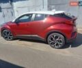 Красный Тойота C-HR, объемом двигателя 2 л и пробегом 77 тыс. км за 19900 $, фото 1 на Automoto.ua