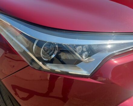 Тойота C-HR 2018 у Києві на Automoto.ua Червоний Тойота C-HR, об'ємом двигуна 2 л та пробігом 77 тис. км за 19900 $, фото 22 на Automoto.ua