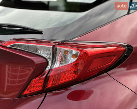 Красный Тойота C-HR, объемом двигателя 1.99 л и пробегом 46 тыс. км за 21500 $, фото 57 на Automoto.ua