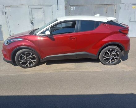 Тойота C-HR 2018 у Києві на Automoto.ua Червоний Тойота C-HR, об'ємом двигуна 2 л та пробігом 77 тис. км за 19900 $, фото 7 на Automoto.ua