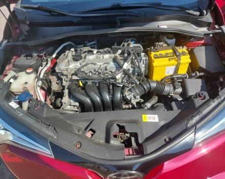 Тойота C-HR 2018 у Києві на Automoto.ua Червоний Тойота C-HR, об'ємом двигуна 2 л та пробігом 77 тис. км за 19900 $, фото 18 на Automoto.ua