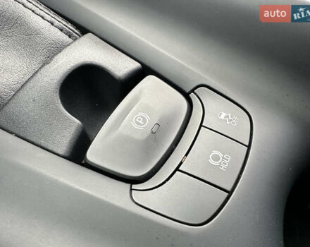 Красный Тойота C-HR, объемом двигателя 1.99 л и пробегом 46 тыс. км за 21500 $, фото 90 на Automoto.ua