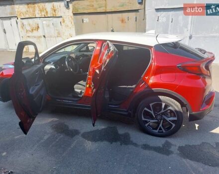 Красный Тойота C-HR, объемом двигателя 2 л и пробегом 77 тыс. км за 19900 $, фото 8 на Automoto.ua