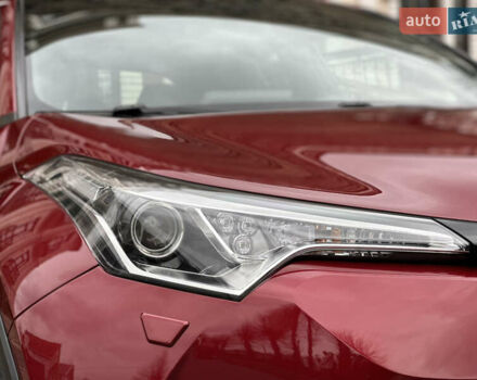 Красный Тойота C-HR, объемом двигателя 1.99 л и пробегом 46 тыс. км за 21500 $, фото 11 на Automoto.ua