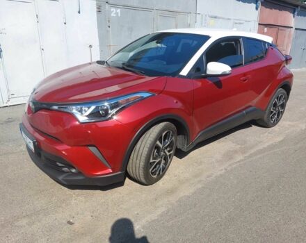 Тойота C-HR 2018 у Києві на Automoto.ua Червоний Тойота C-HR, об'ємом двигуна 2 л та пробігом 77 тис. км за 19900 $, фото 8 на Automoto.ua