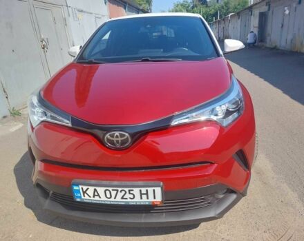 Тойота C-HR 2018 у Києві на Automoto.ua Червоний Тойота C-HR, об'ємом двигуна 2 л та пробігом 77 тис. км за 19900 $, фото 23 на Automoto.ua