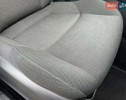 Красный Тойота C-HR, объемом двигателя 1.99 л и пробегом 46 тыс. км за 21500 $, фото 122 на Automoto.ua