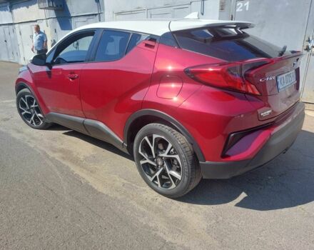 Тойота C-HR 2018 у Києві на Automoto.ua Червоний Тойота C-HR, об'ємом двигуна 2 л та пробігом 77 тис. км за 19900 $, фото 5 на Automoto.ua