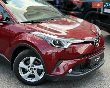 Красный Тойота C-HR, объемом двигателя 1.2 л и пробегом 112 тыс. км за 18800 $, фото 1 на Automoto.ua