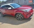 Красный Тойота C-HR, объемом двигателя 2 л и пробегом 77 тыс. км за 19900 $, фото 1 на Automoto.ua